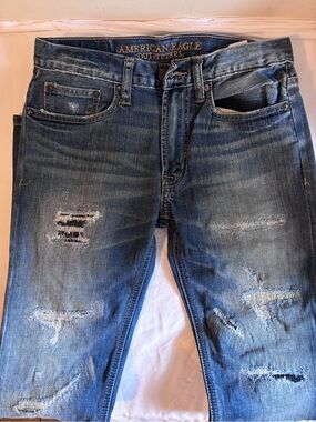 American Eagle Outfitters Men’s Faded Blue Slim Straight Jeans